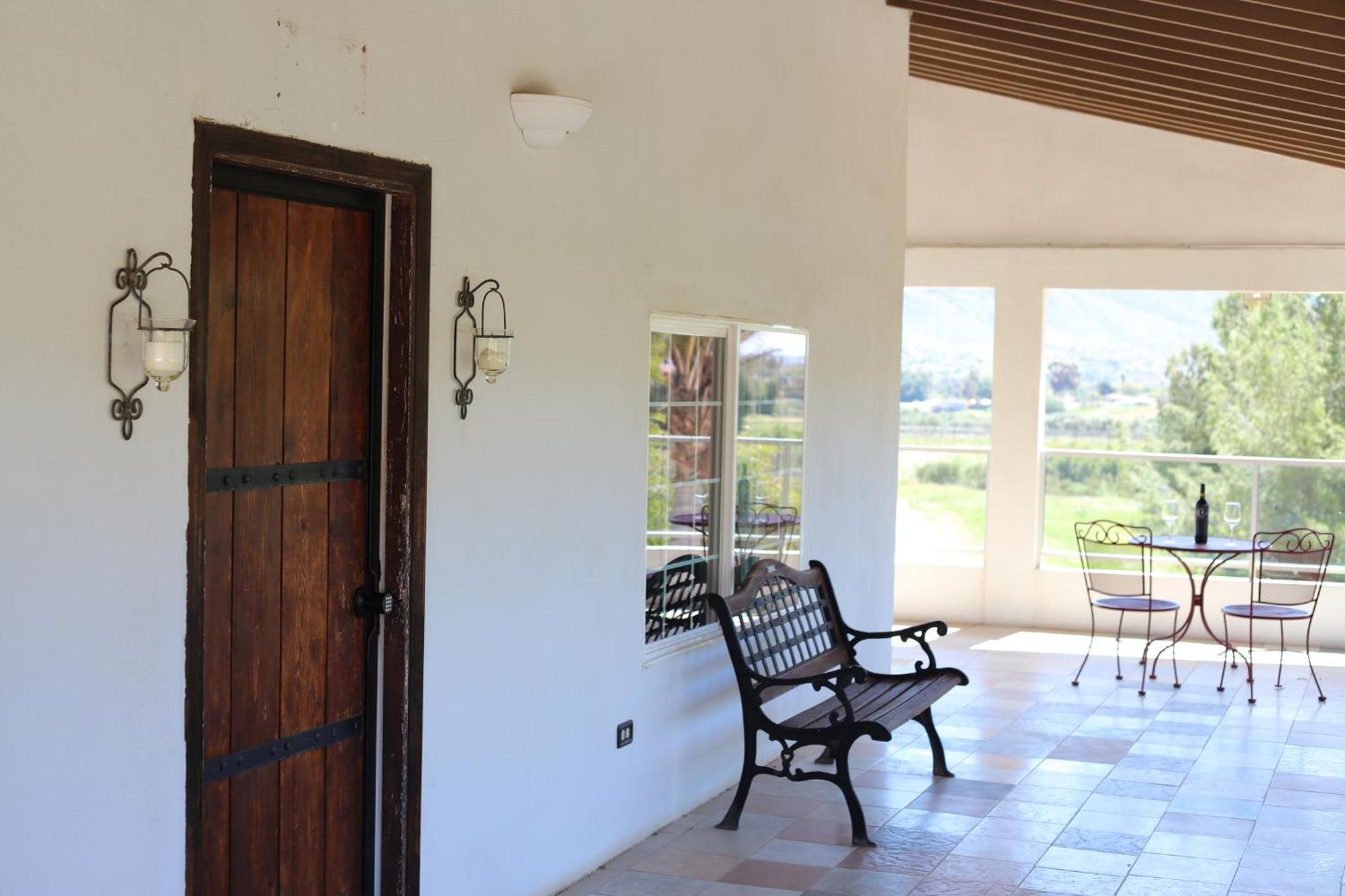 Casa Luna Vinedo บาเย เด กัวลาลูเป ภายนอก รูปภาพ